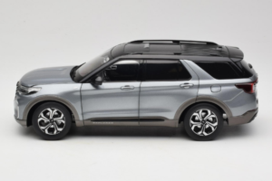 Ford Explorer Grå OEM 1:18 FORD2020 Metal — billede 4 af 8