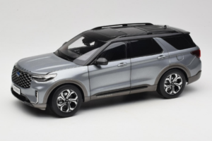 Ford Explorer Grå OEM 1:18 FORD2020 Metal