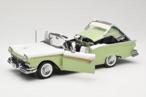 Ford Fairlane Skyliner Grøn & Hvid Sun Star 1:18 FORD003 Metal — billede 2 af 9