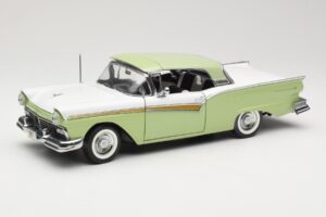 Ford Fairlane Skyliner Grøn & Hvid Sun Star 1:18 FORD003 Metal — billede 3 af 9