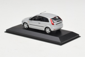 Ford Fiesta Mk5 2-Door Sølv Minichamps 1:43 FIESTA003 Metal — billede 3 af 4