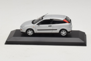 Ford Focus Mk1 3-Door Sølv Minichamps 1:43 FOCUS005 Metal