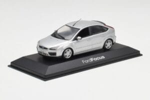 Ford Focus Mk2 Moondust Sølv Minichamps 1:43 FOCUS002 Metal — billede 2 af 4