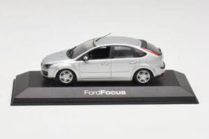 Ford Focus Mk2 Moondust Sølv Minichamps 1:43 FOCUS002 Metal