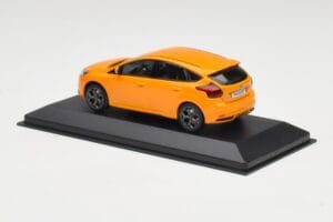 Ford Focus ST Mk3 Tangerine Scream Minichamps 1:43 FOCUS001 Metal — billede 3 af 4