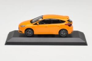 Ford Focus ST Mk3 Tangerine Scream Minichamps 1:43 FOCUS001 Metal
