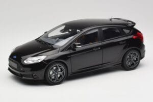 Ford Focus ST Mk2 Panther Black Metallic Minichamps 1:18 110082000 Metal