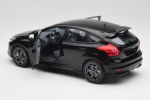 Ford Focus ST Mk2 Panther Black Metallic Minichamps 1:18 110082000 Metal — billede 5 af 8
