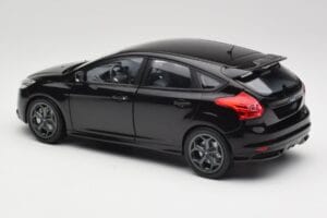 Ford Focus ST Mk2 Panther Black Metallic Minichamps 1:18 110082000 Metal — billede 7 af 8