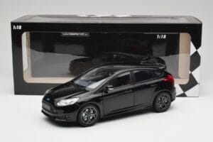 Ford Focus ST Mk2 Panther Black Metallic Minichamps 1:18 110082000 Metal — billede 8 af 8