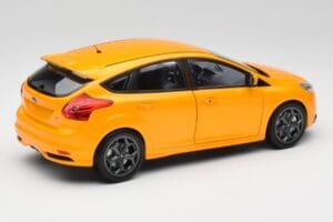 Ford Focus ST Mk2 Tangerine Scream Minichamps 1:18 110082005 Metal — billede 3 af 8