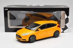 Ford Focus ST Mk2 Tangerine Scream Minichamps 1:18 110082005 Metal — billede 8 af 8