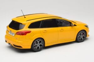 Ford Focus ST Turnier Mk3 Gul MCG 1:18 MCG18464 Metal — billede 2 af 6
