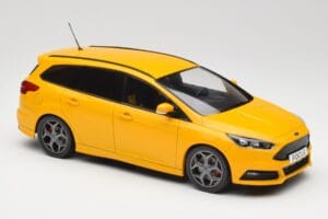 Ford Focus ST Turnier Mk3 Gul MCG 1:18 MCG18464 Metal — billede 4 af 6