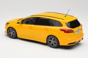 Ford Focus ST Turnier Mk3 Gul MCG 1:18 MCG18464 Metal — billede 5 af 6