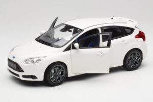 Ford Focus ST Mk2 Hvid Minichamps 1:18 110082004 Metal — billede 2 af 8
