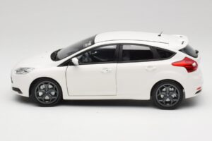 Ford Focus ST Mk2 Hvid Minichamps 1:18 110082004 Metal — billede 4 af 8