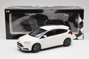 Ford Focus ST Mk2 Hvid Minichamps 1:18 110082004 Metal — billede 8 af 8