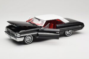 Ford Galaxie 500 Sort Sun Star 1:18 1442 Metal — billede 2 af 8