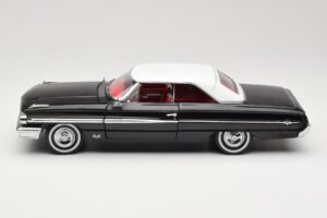 Ford Galaxie 500 Sort Sun Star 1:18 1442 Metal — billede 4 af 8