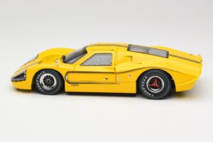 Ford GT40 Mk IV Gul 1967 Shelby Collectibles 1:18 31414S Metal — billede 4 af 8