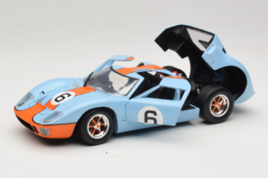 Ford GT40 Gulf #6 J. Ickx / J. Oliver 24 Hours of Le Mans 1969 Eagles Race 1:18 300600 Metal — billede 2 af 8