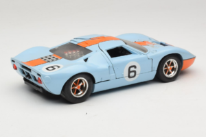 Ford GT40 Gulf #6 J. Ickx / J. Oliver 24 Hours of Le Mans 1969 Revell 1:18 48824 Metal — billede 3 af 8