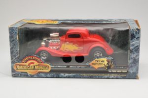 Ford High Tech Rød med Flamme American Muscle 1:18 7726 Metal — billede 4 af 4