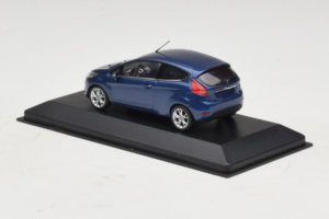 Ford Ka Dark Blue Metallic Minichamps 1:43 FORD004 Metal — billede 3 af 4