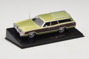 Ford LTD Country Squire Green Bronze IXO 1:43 CLC608N Metal — billede 2 af 5