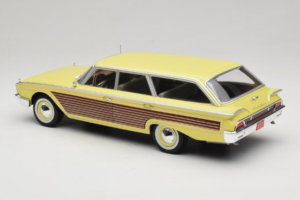 Ford Country Squire Gul MCG 1:18 MCG18048 Metal — billede 5 af 6