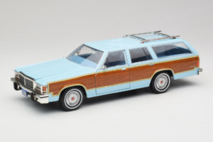 Ford LTD Country Squire Charlie's Angels Movie GreenLight 1:18 19066 Metal