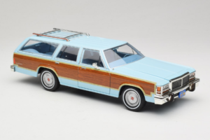 Ford LTD Country Squire Charlie's Angels Movie GreenLight 1:18 19066 Metal — billede 6 af 8