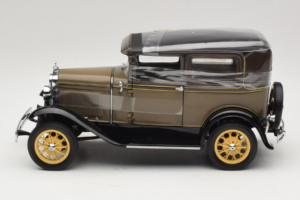 Ford Model A Tudor Chicle Drab Motor City 1:18 41003 Metal — billede 3 af 6