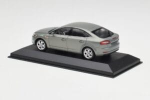 Ford Mondeo Mk3 Sedan Grå Metallic Minichamps 1:43 IND403086003 Metal — billede 3 af 4