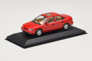 Ford Mondeo Mk1 Sedan Rød Minichamps 1:43 82000 Metal — billede 2 af 4