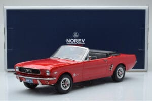 Ford Mustang Cabriolet Rød Norev 1:18 182810 Metal — billede 6 af 6