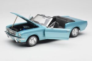 Ford Mustang Cabriolet Arcadian Blue Revell 1:18 8832-F1 Metal — billede 2 af 8