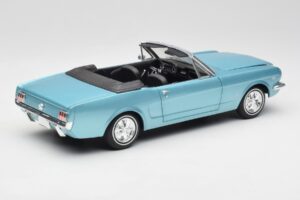 Ford Mustang Cabriolet Arcadian Blue Revell 1:18 8832-F1 Metal — billede 3 af 8
