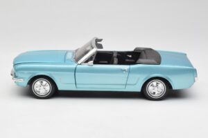 Ford Mustang Cabriolet Arcadian Blue Revell 1:18 8832-F1 Metal — billede 4 af 8