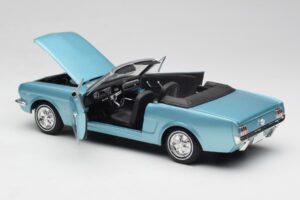 Ford Mustang Cabriolet Arcadian Blue Revell 1:18 8832-F1 Metal — billede 5 af 8