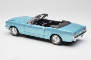 Ford Mustang Cabriolet Arcadian Blue Revell 1:18 8832-F1 Metal — billede 7 af 8
