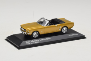 Ford Mustang Cabriolet Guld Minichamps 1:43 400082432 Metal — billede 2 af 4