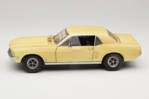 Ford Mustang Coupe Gul The Walking Dead Greenlight 1:18 12958 Metal — billede 4 af 8