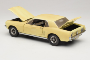 Ford Mustang Coupe Gul The Walking Dead Greenlight 1:18 12958 Metal — billede 5 af 8