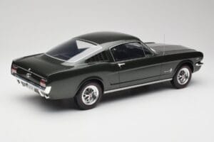 Ford Mustang Fastback Ivy Green Otto 1:12 G079 Resin — billede 2 af 6