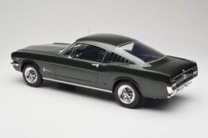 Ford Mustang Fastback Ivy Green Otto 1:12 G079 Resin — billede 5 af 6