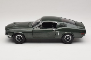 Ford Mustang GT Bullitt med Steve McQueen Figur Greenlight 1:18 12885 Metal — billede 4 af 8