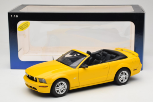 Ford Mustang GT S197 Cabriolet Screaming Yellow AUTOart 1:18 73062 Metal — billede 8 af 8