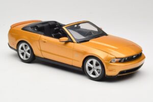 Ford Mustang GT S197 Cabriolet Guld Maisto 1:18 31158 Metal — billede 5 af 7
